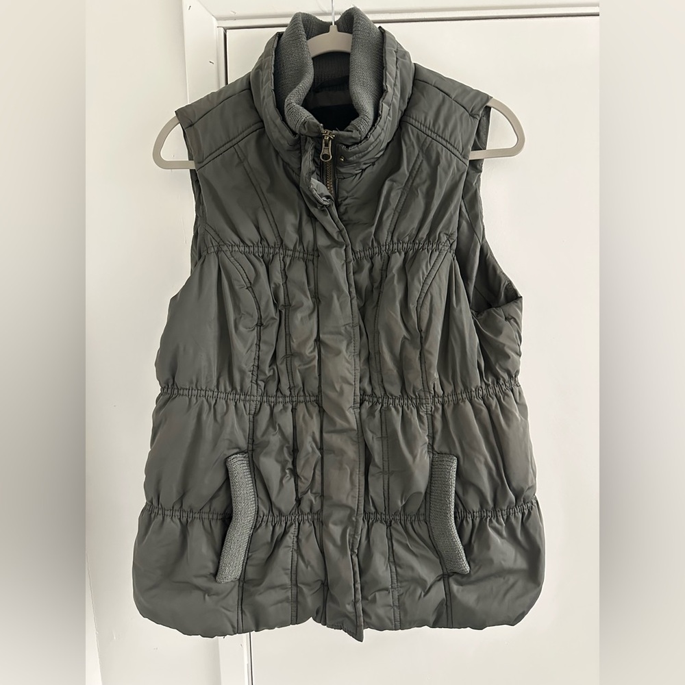 Maurices Olive Green Puffer Vest Women’s Sz 1
